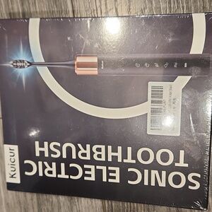 NWT Kuicur Sonic Electric Rechargable Toothbrush - Black